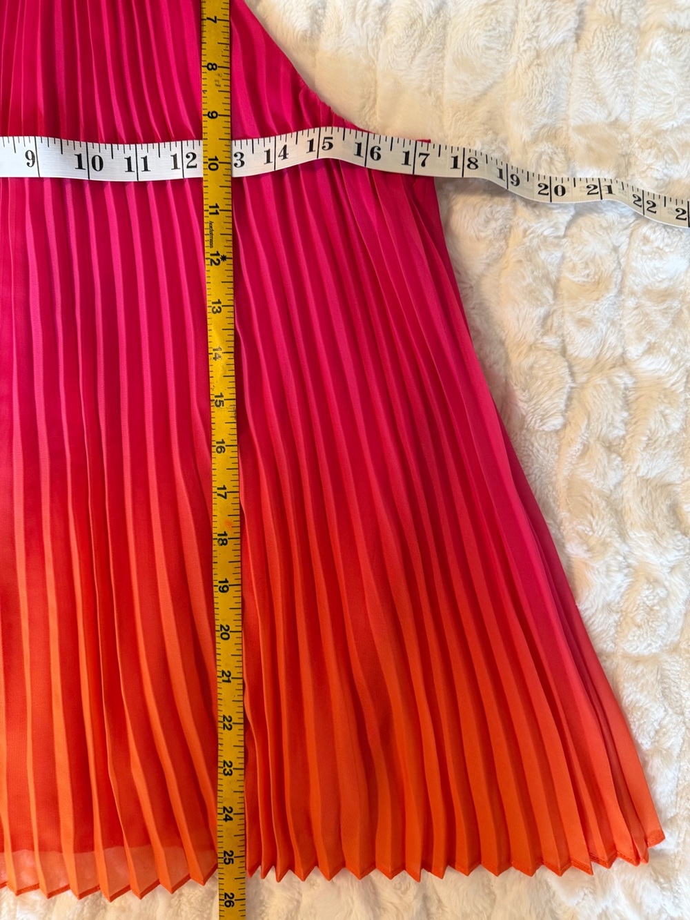 Trina Turk Nayarit pleated Chiffon Top - Picture 6 of 7